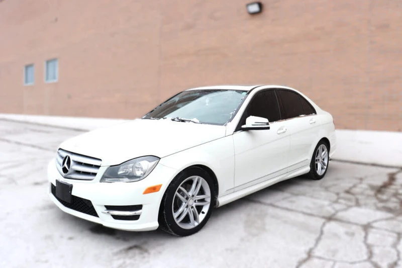 Mercedes-Benz C 250 4MATIC* Sedan* Автокредит* (Цена до БГ), снимка 2 - Автомобили и джипове - 53407120