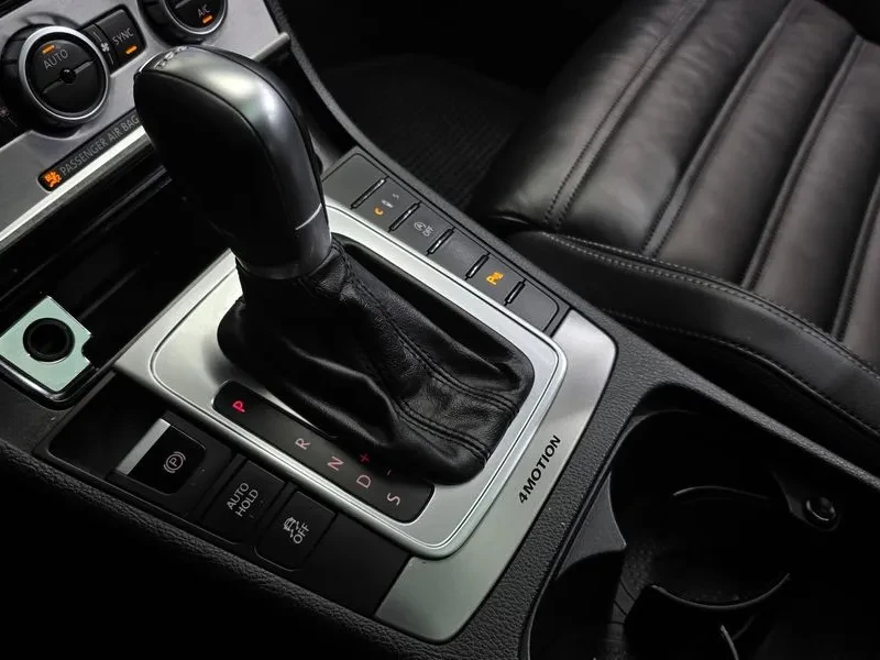 VW CC 2.0 Tdi Bluemotion 4Motion, снимка 9 - Автомобили и джипове - 56389117