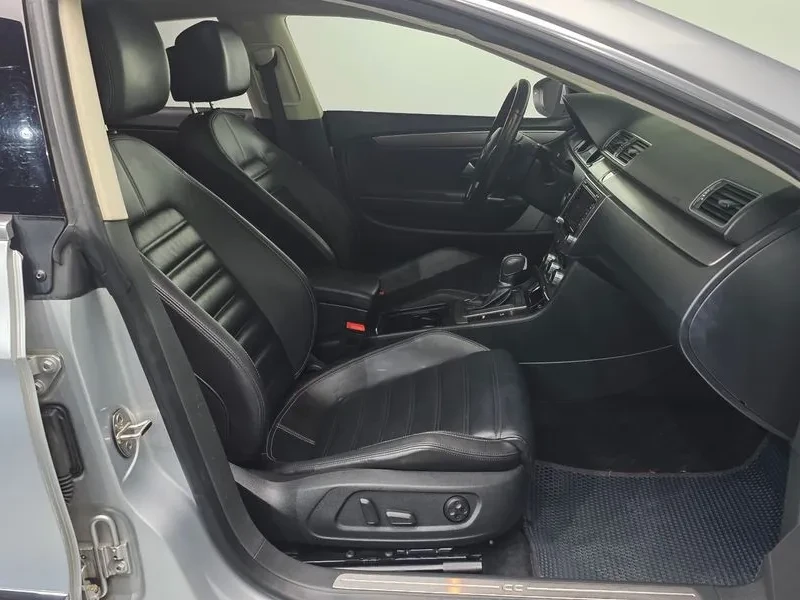 VW CC 2.0 Tdi Bluemotion 4Motion, снимка 11 - Автомобили и джипове - 56389117