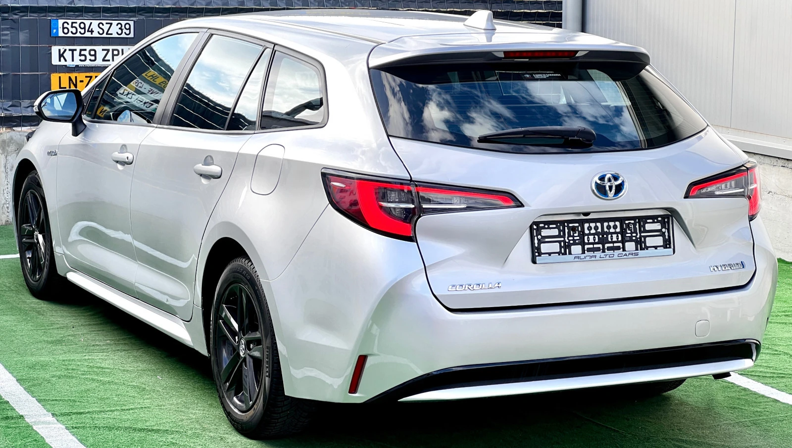 Toyota Corolla ГАРАНЦИЯ Toruing Sport Hybrid - изображение 6