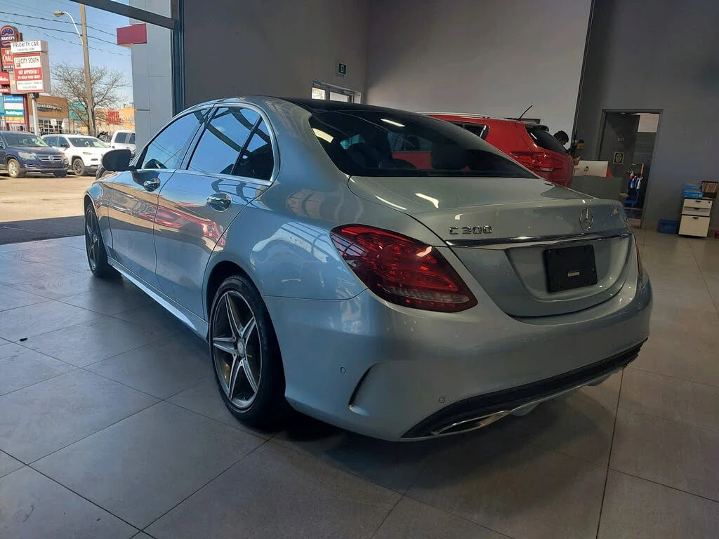 Mercedes-Benz C 300 * АВТО КРЕДИТ* ЦЕНА ДО БГ * СЕРВИЗНА ИСТОРИЯ *  - изображение 6