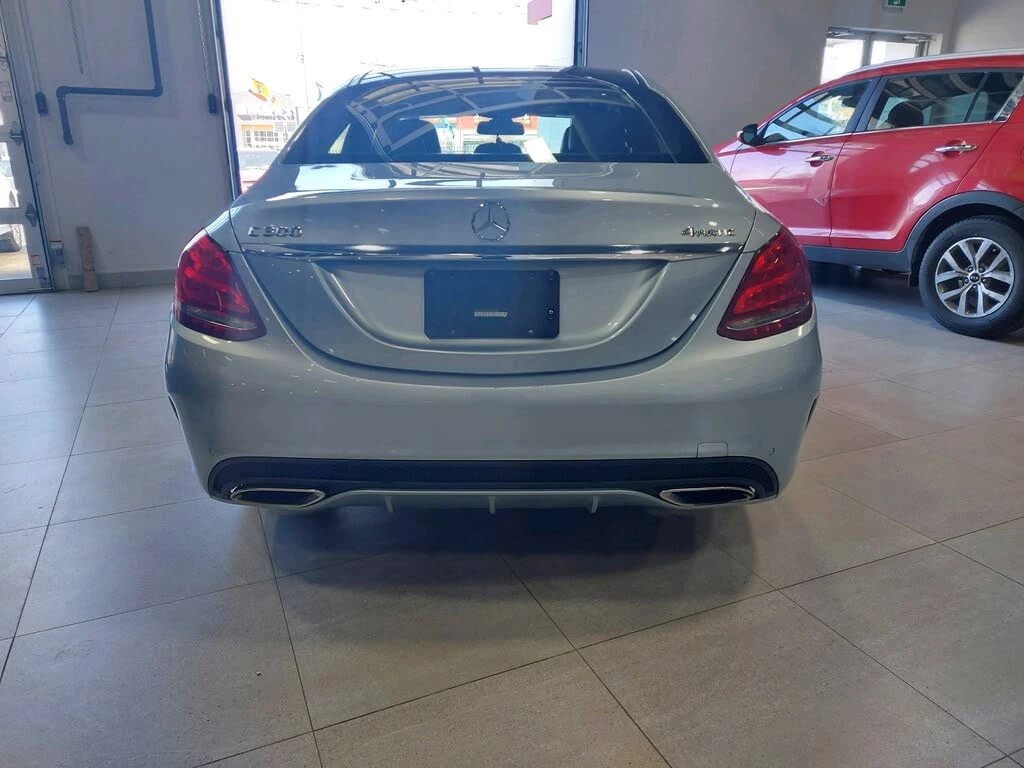 Mercedes-Benz C 300 * АВТО КРЕДИТ* ЦЕНА ДО БГ * СЕРВИЗНА ИСТОРИЯ *  - изображение 7