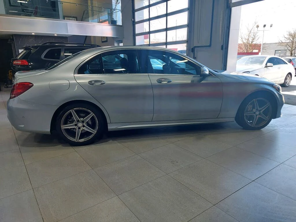 Mercedes-Benz C 300 * АВТО КРЕДИТ* ЦЕНА ДО БГ * СЕРВИЗНА ИСТОРИЯ *  - изображение 4