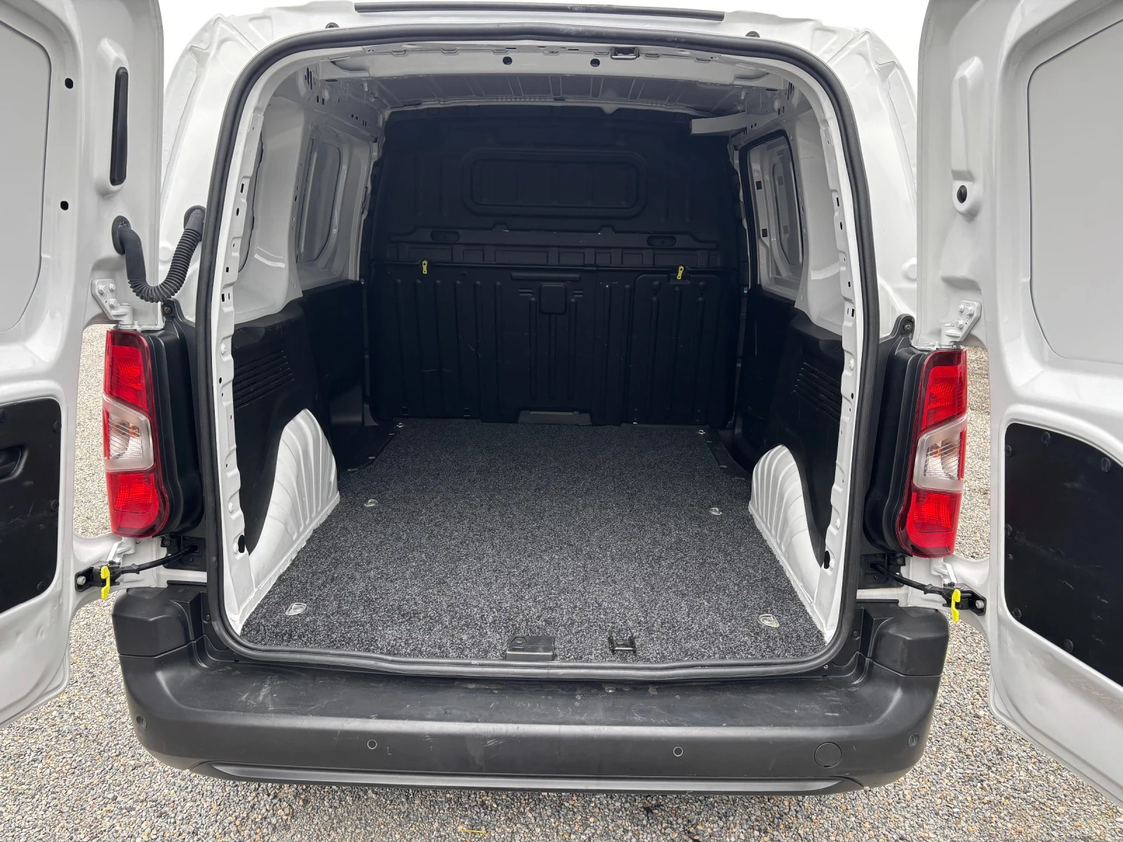 Opel Combo 1.5 HDI 2024�20���.��. | Mobile.bg � ����������� 11