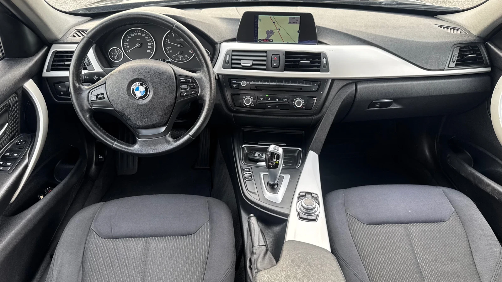 BMW 320 X-drive, снимка 13 - Автомобили и джипове - 53710413