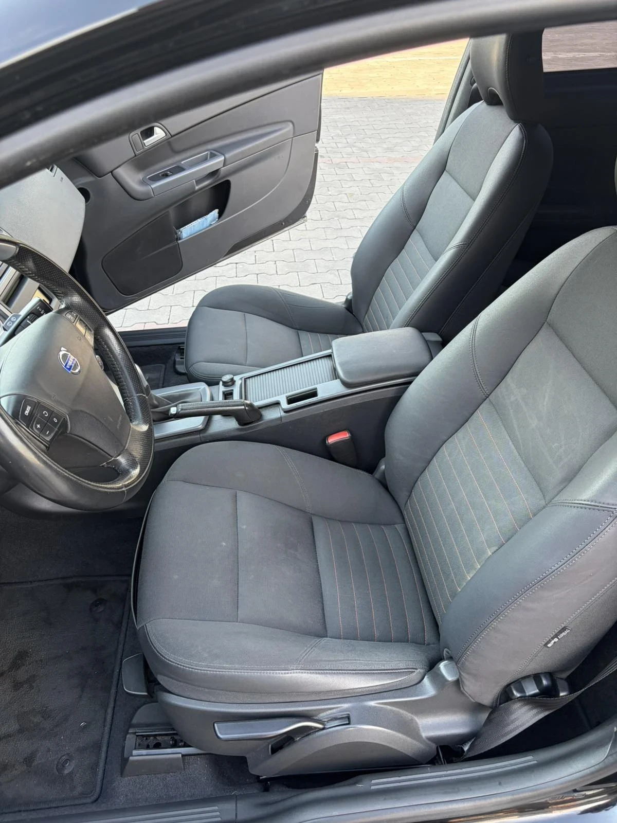 Volvo C30 2000cc  145hp, снимка 7 - Автомобили и джипове - 54133189