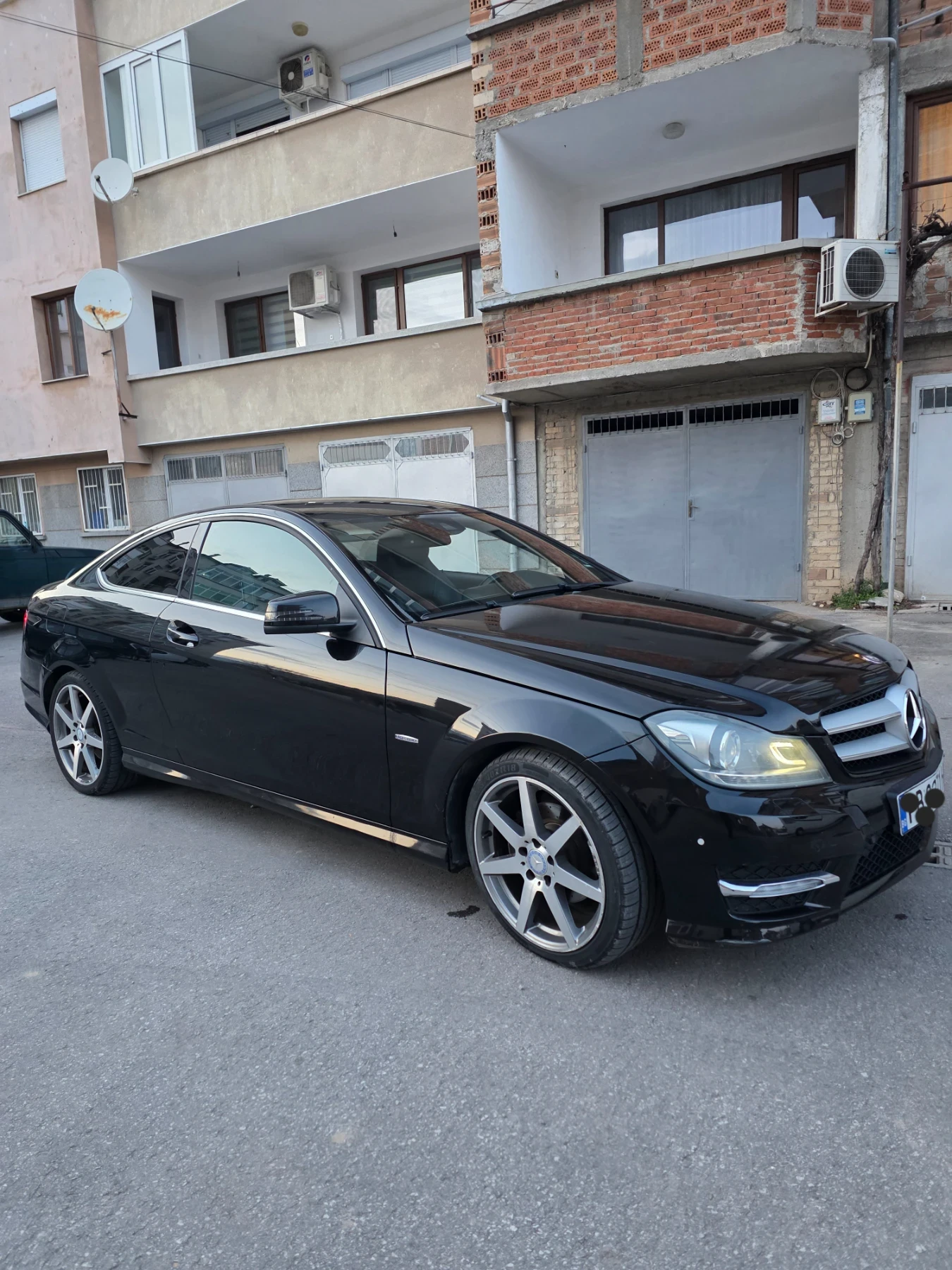 Mercedes-Benz C 220 2.2 AMG paket, снимка 2 - Автомобили и джипове - 54295025