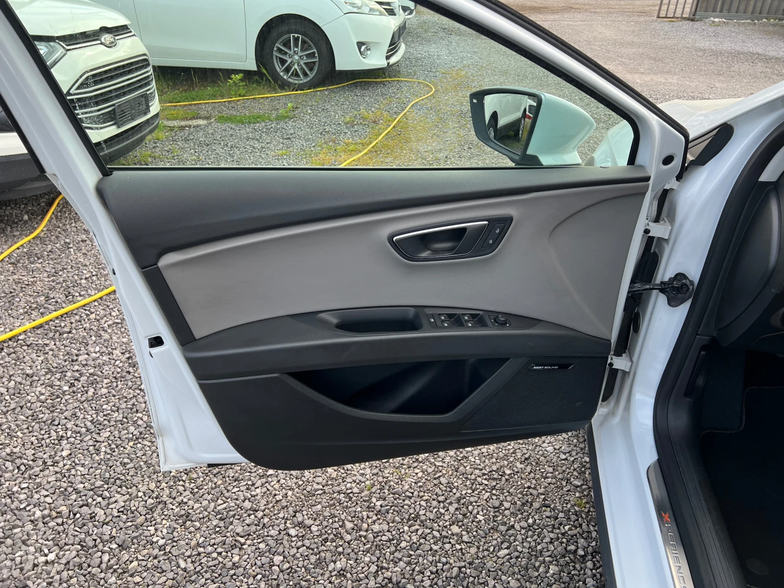 Seat Leon 2.0TDI X-PERIENCE 4x4 LED Panorama , снимка 10 - Автомобили и джипове - 54314046