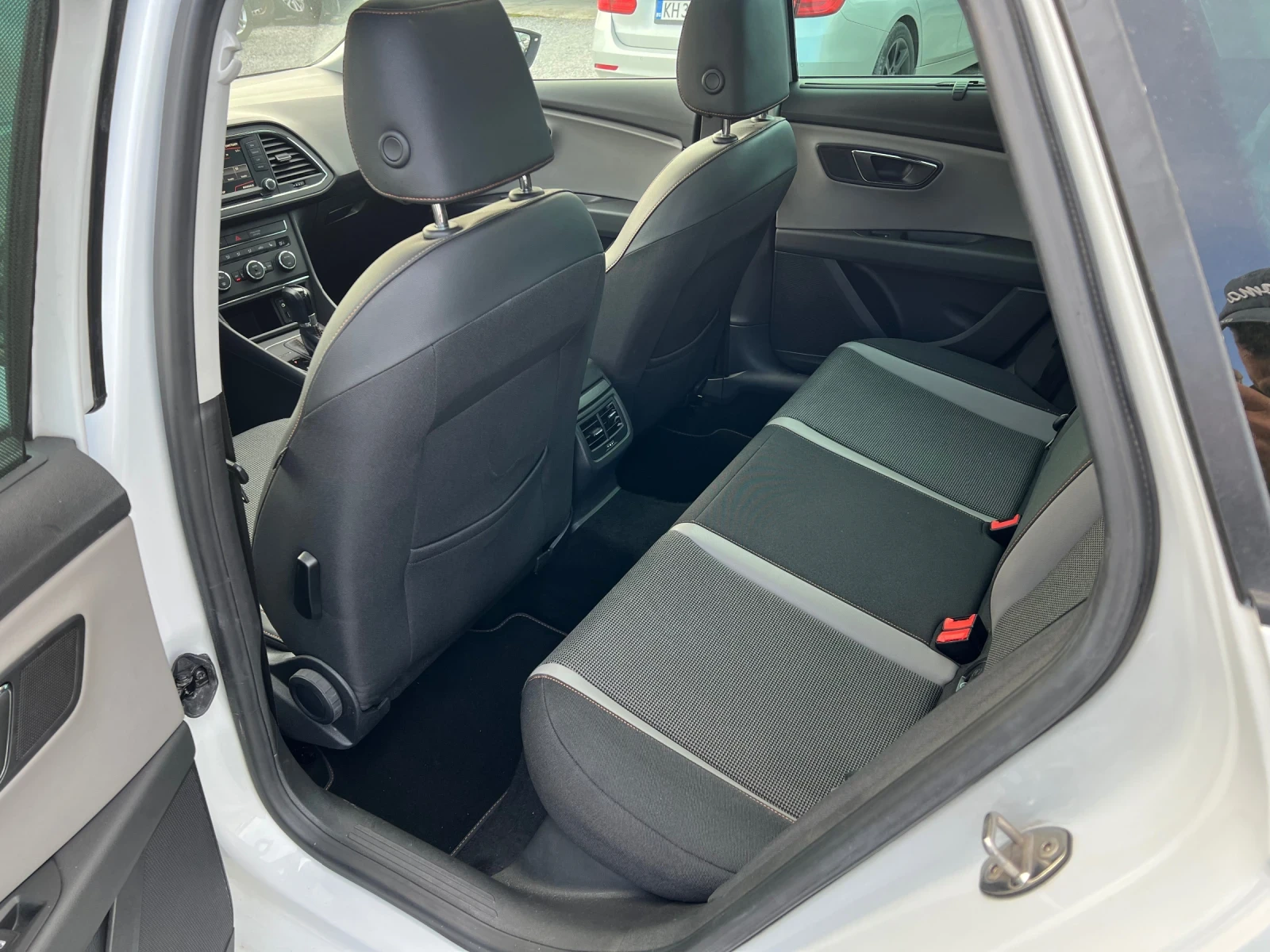 Seat Leon 2.0TDI X-PERIENCE 4x4 LED Panorama , снимка 9 - Автомобили и джипове - 54314046