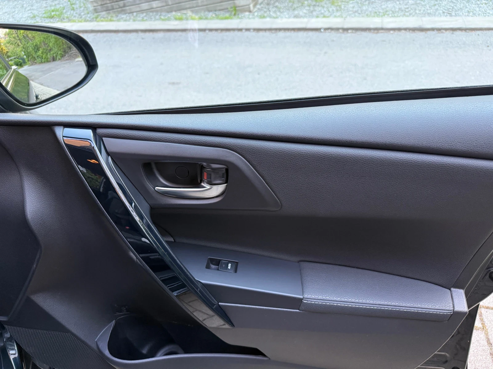 Toyota Auris Toyota auris tauring sport hybrid, снимка 13 - Автомобили и джипове - 54459776