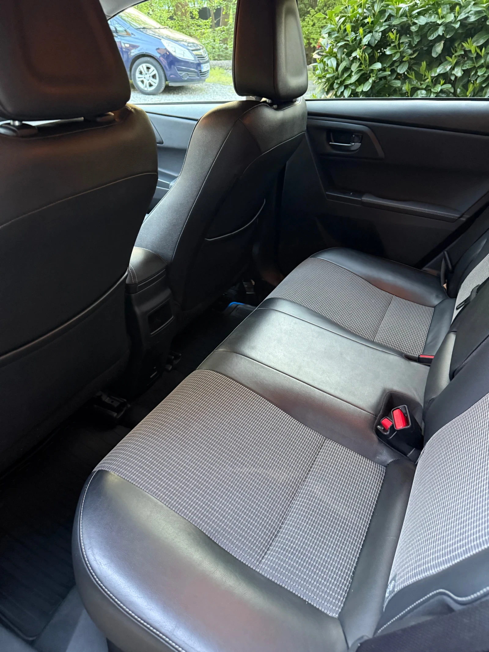 Toyota Auris Toyota auris tauring sport hybrid, снимка 11 - Автомобили и джипове - 54459776