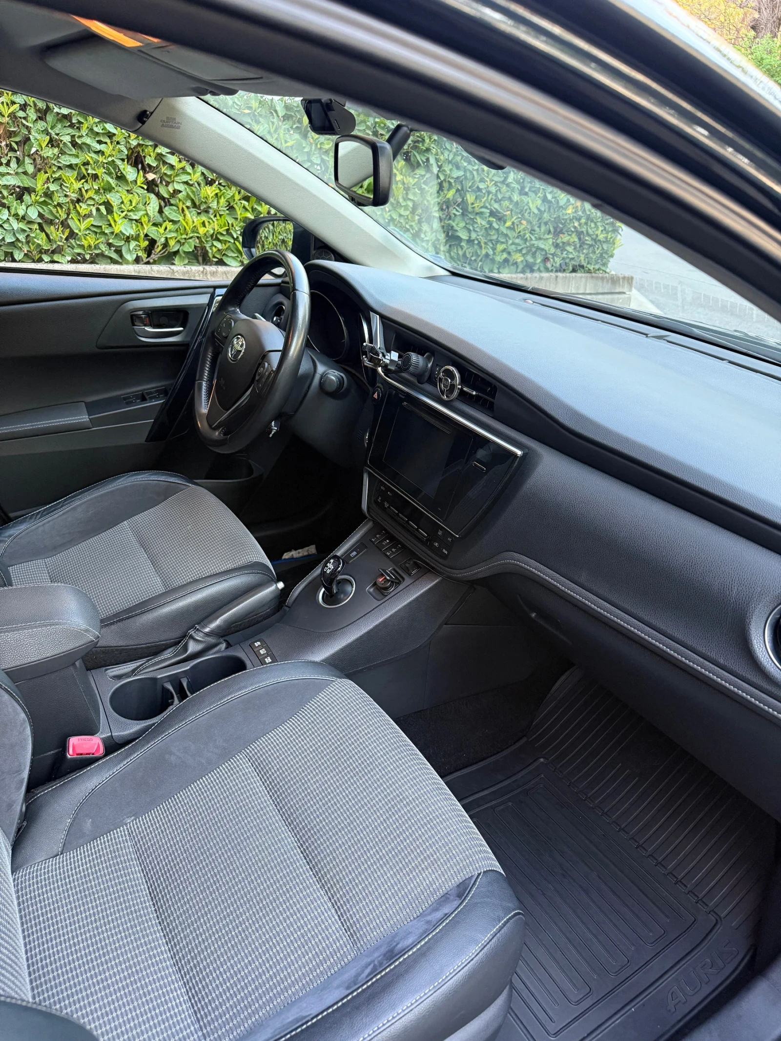 Toyota Auris Toyota auris tauring sport hybrid, снимка 7 - Автомобили и джипове - 54459776
