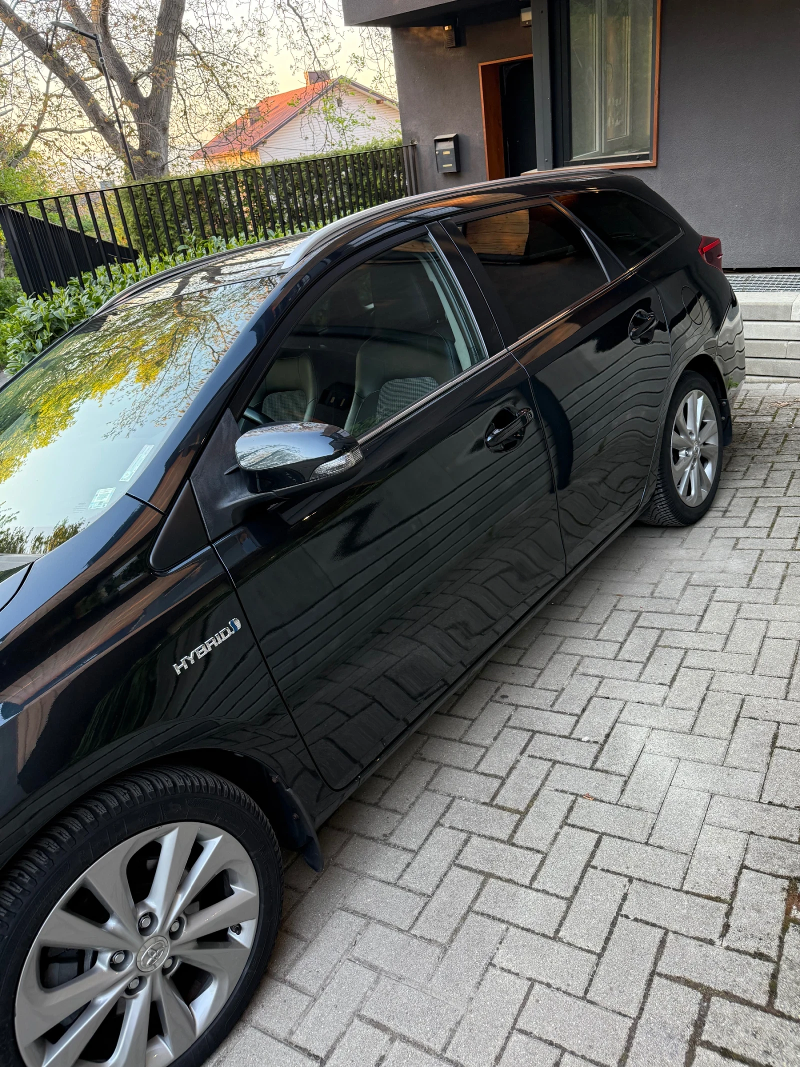 Toyota Auris Toyota auris tauring sport hybrid, снимка 3 - Автомобили и джипове - 54459776