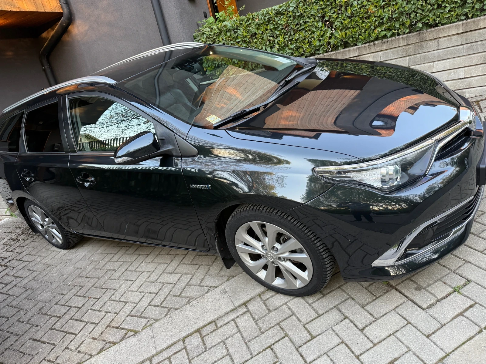 Toyota Auris Toyota auris tauring sport hybrid, снимка 2 - Автомобили и джипове - 54459776