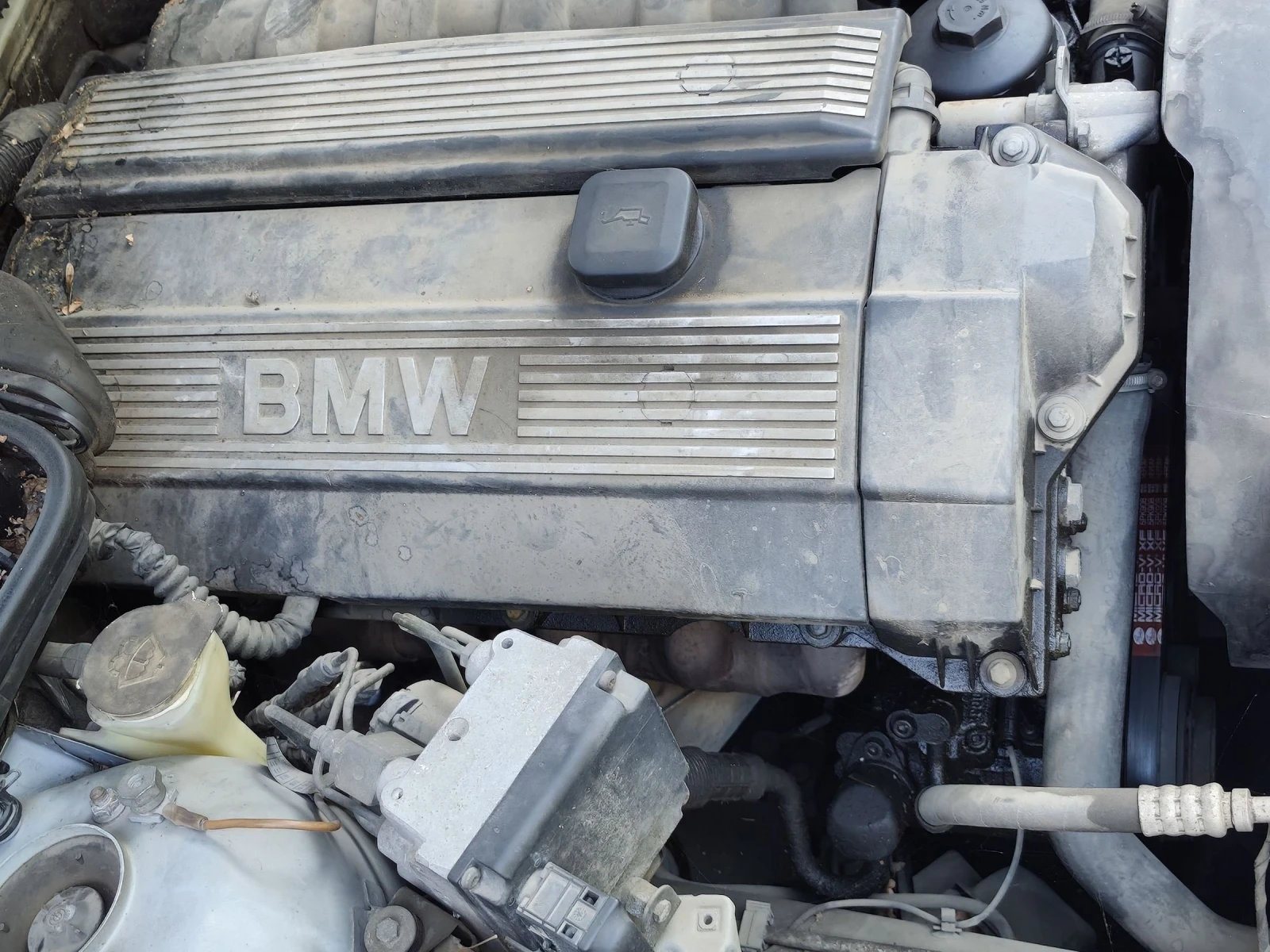 BMW 520 520i, снимка 12 - Автомобили и джипове - 54752868