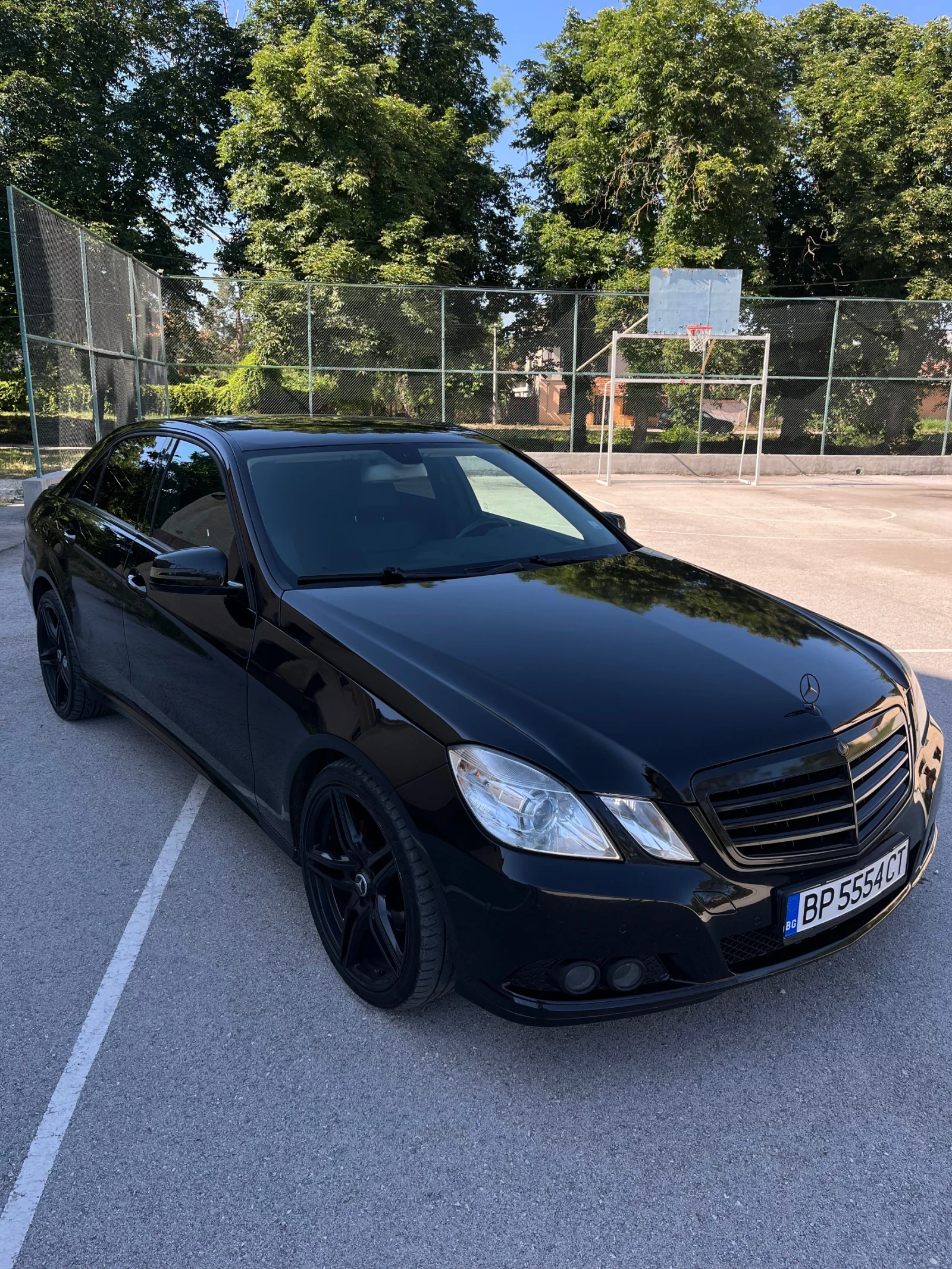Mercedes-Benz E 220, снимка 2 - Автомобили и джипове - 56008387