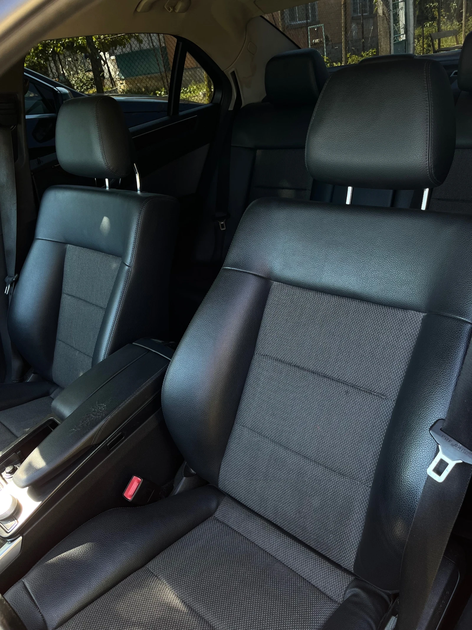 Mercedes-Benz E 220, снимка 8 - Автомобили и джипове - 56008387