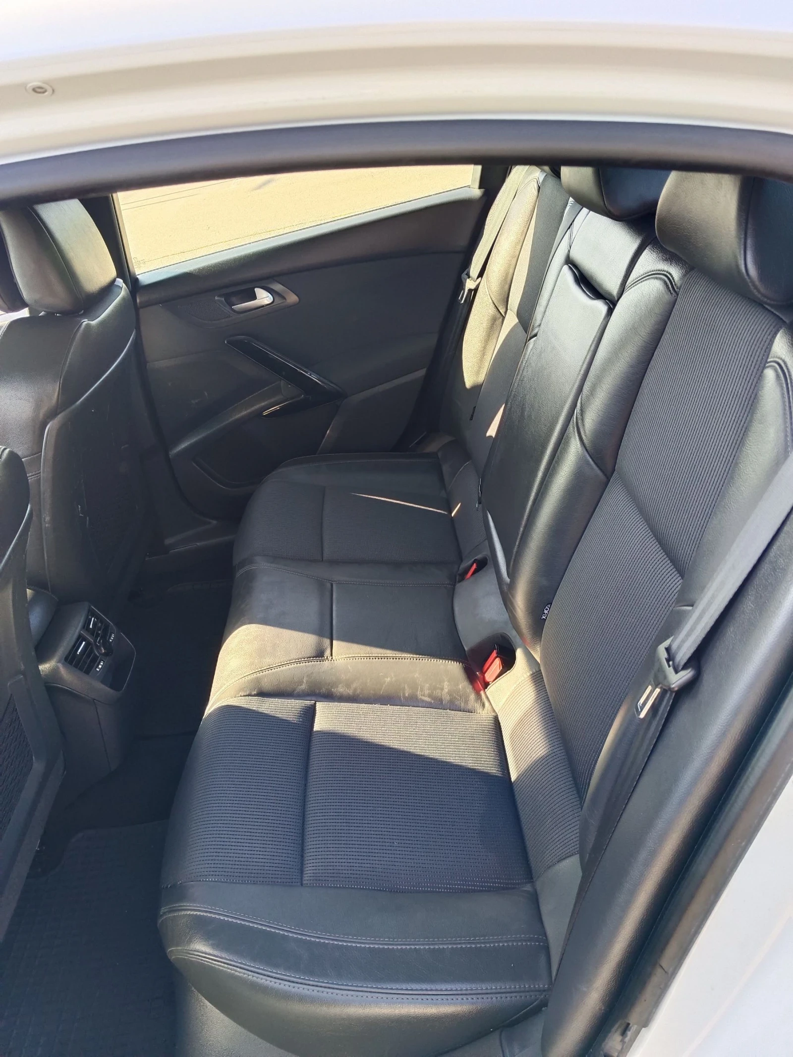 Peugeot 508 2.0 HDI* Седан* Allure* Бяла перла* , снимка 9 - Автомобили и джипове - 55239454