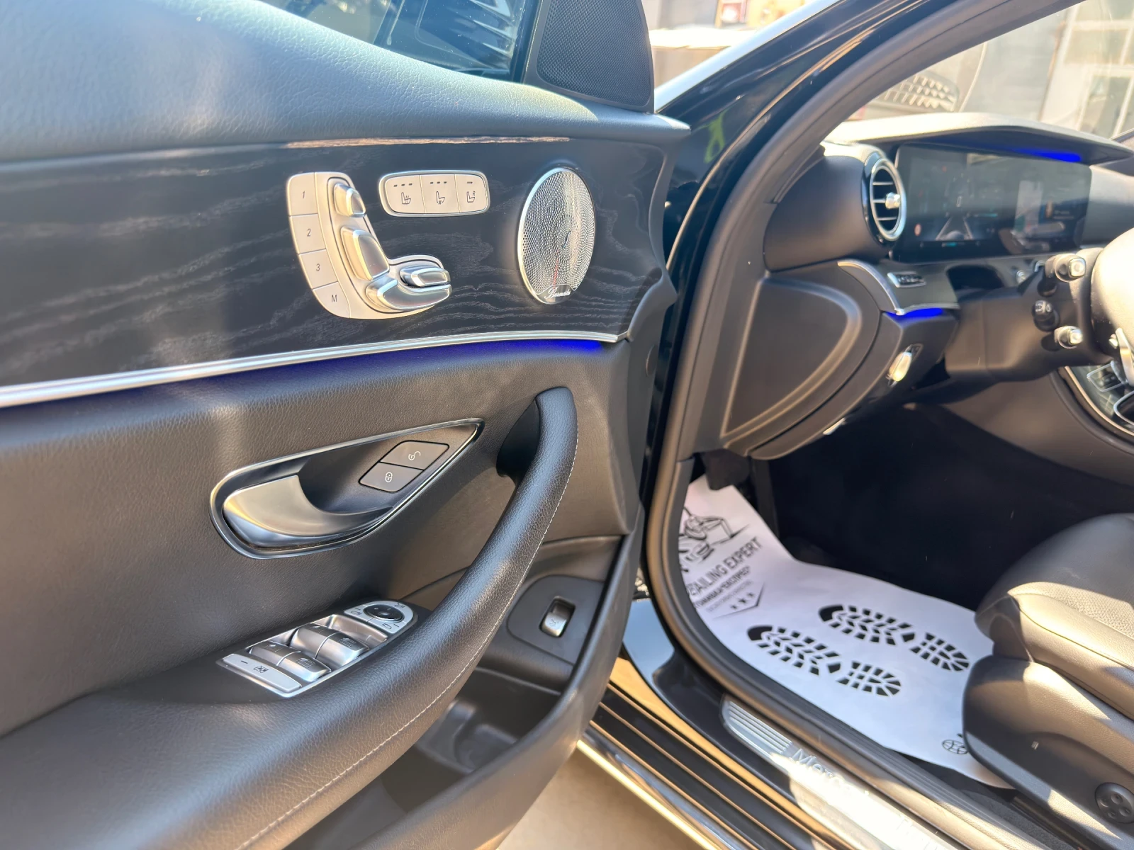 Mercedes-Benz E 350 6.3 ///АMG ОПТИК / BURMESTER MUSIC, снимка 9 - Автомобили и джипове - 55533013