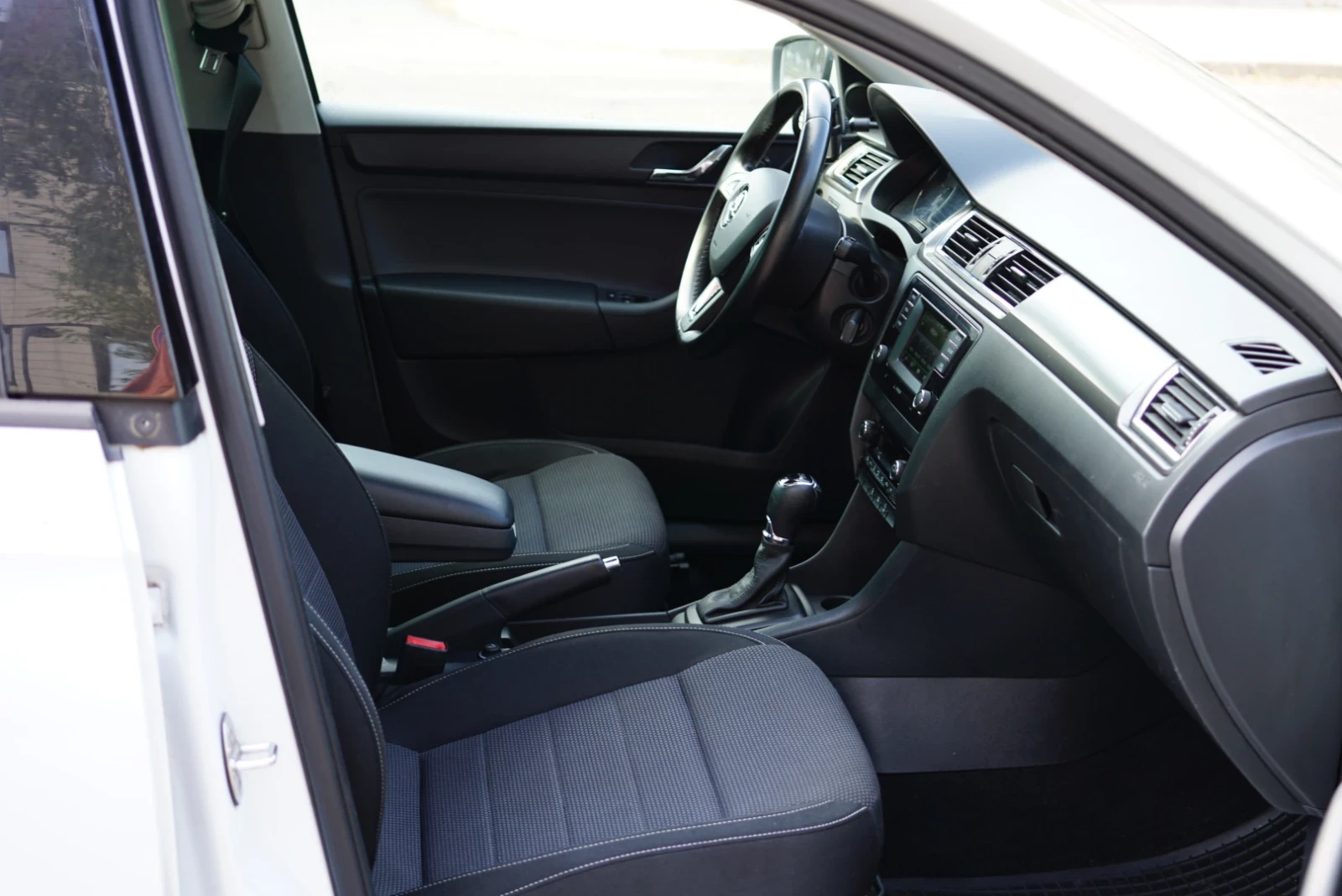 Skoda Rapid 1.4 TDI Автоматик 7DSG * купена от БГ* , снимка 11 - Автомобили и джипове - 55766149
