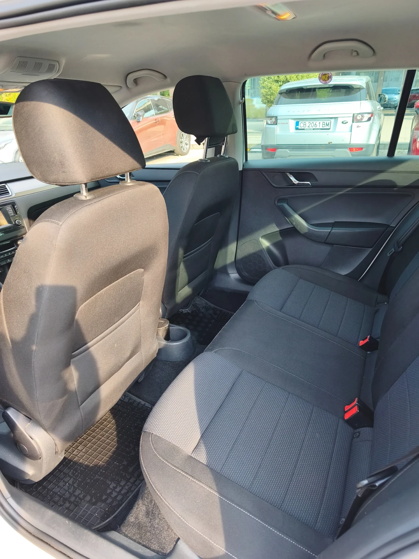 Skoda Rapid, снимка 8 - Автомобили и джипове - 55656889