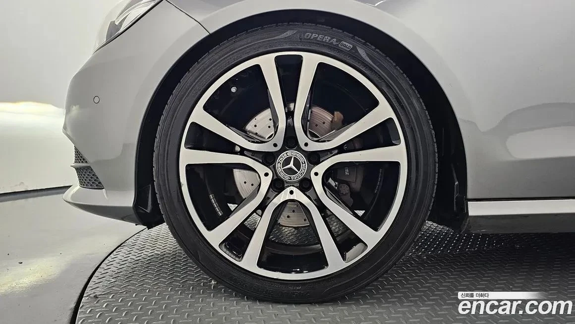 Mercedes-Benz E 250, снимка 5 - Автомобили и джипове - 56714886