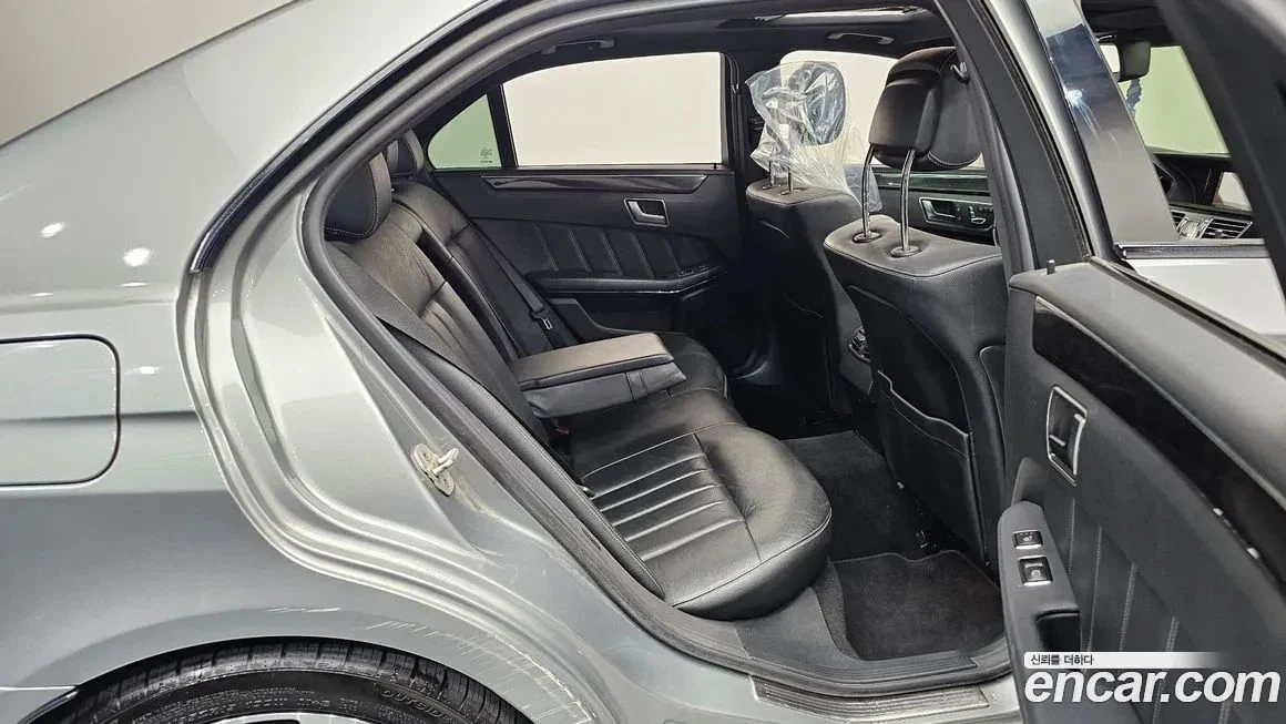 Mercedes-Benz E 250, снимка 10 - Автомобили и джипове - 56714886