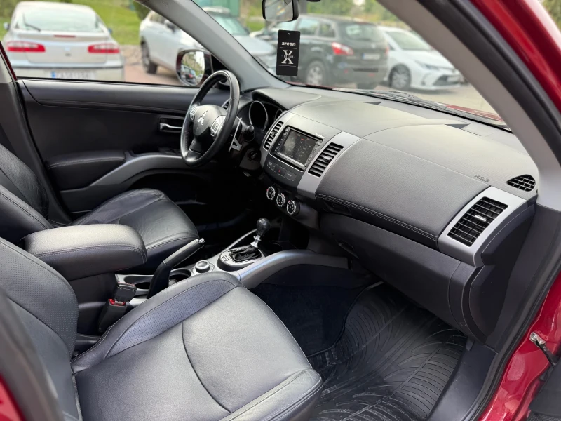 Mitsubishi Outlander, снимка 7 - Автомобили и джипове - 51671527