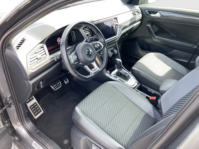 VW T-Roc 2.0TDI/R-DESIGN/150HP/DSG/PANO/LED/CAM/CARPL/599z, снимка 11 - Автомобили и джипове - 55276256