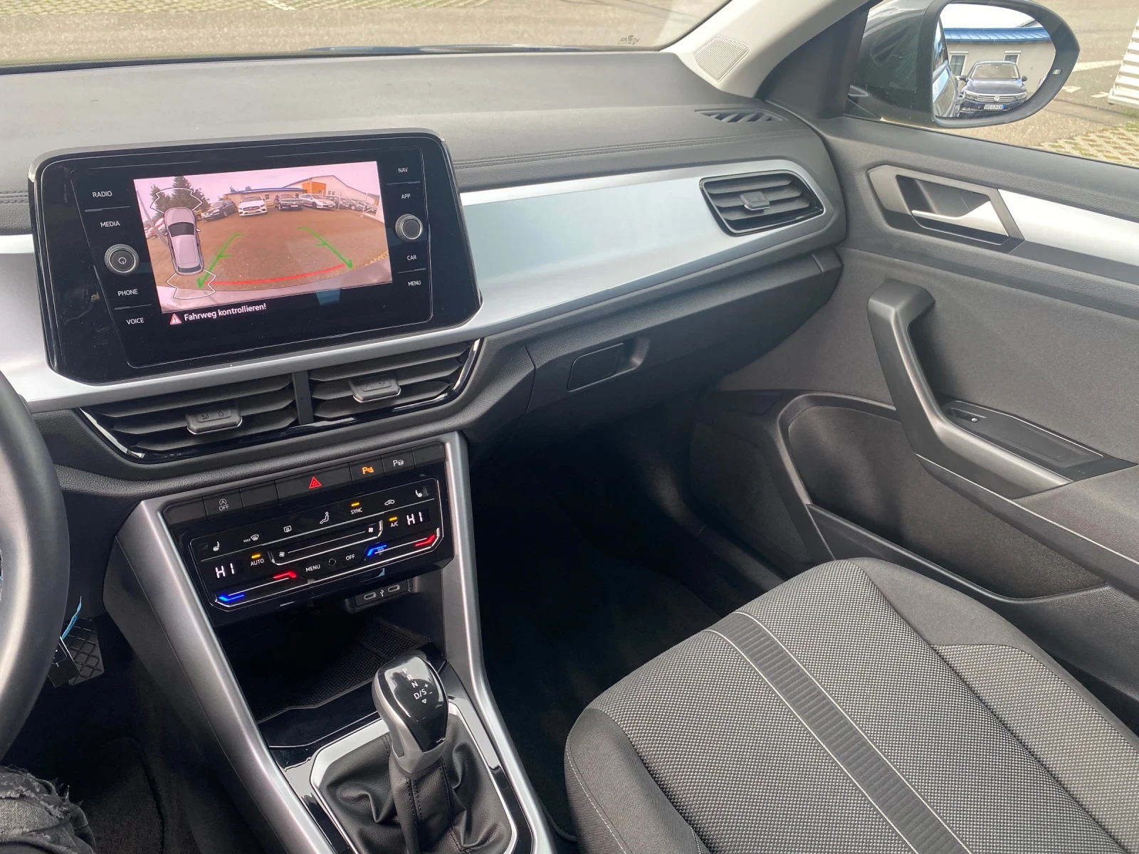 VW T-Roc 1.5 TSI DSG Navi LED Camera - изображение 10