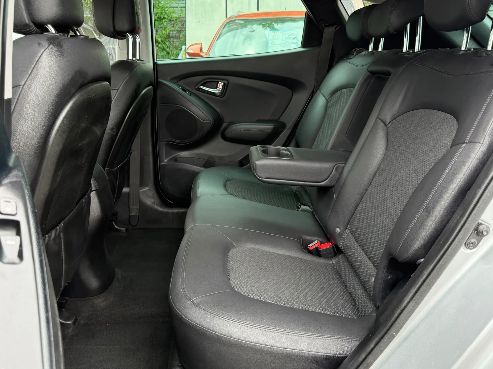 Hyundai IX35 2.0i / 4X4 / 154х. км. СЕРВИЗНА ИСТОРИЯ - изображение 9