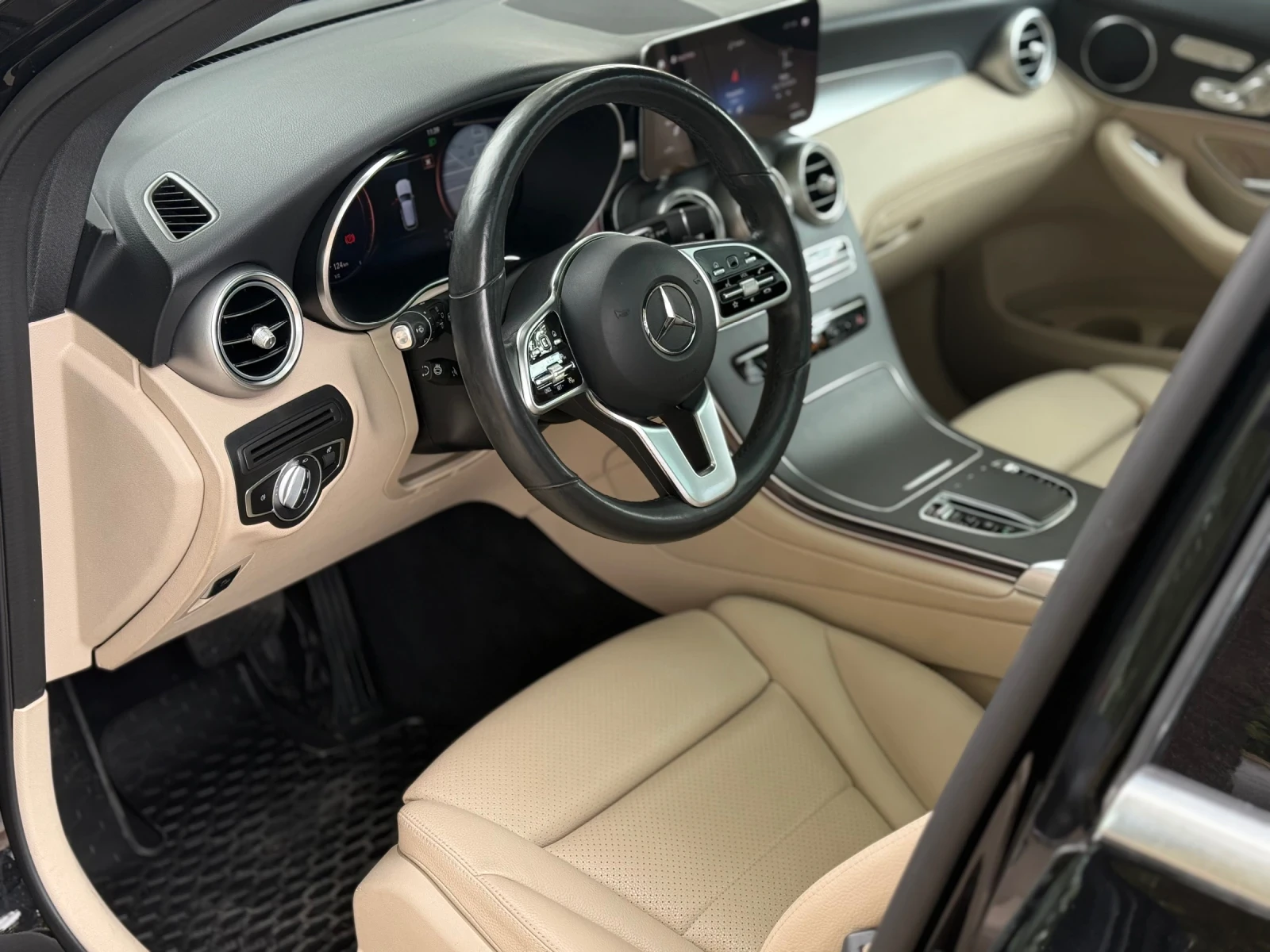 Mercedes-Benz GLC 300 DISTR* ПОДГР* М.ТОЧК* DIGITAL* КАМЕРА/360* 30хил.к - изображение 9