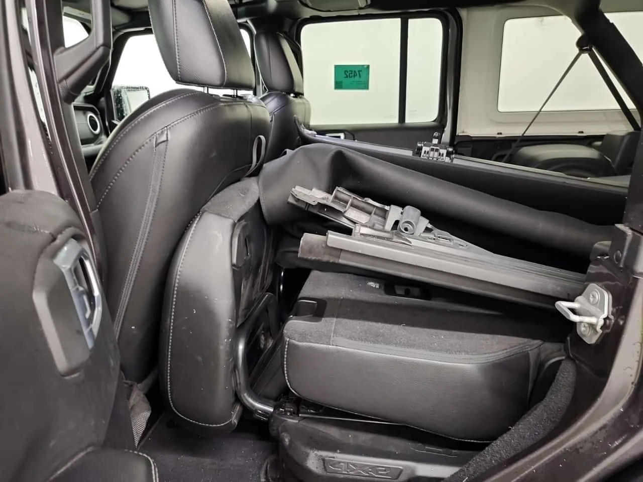 Jeep Wrangler * UNLIMITED SAHARA * ��������* ������* CARFAX | Mobile.bg � ����������� 13