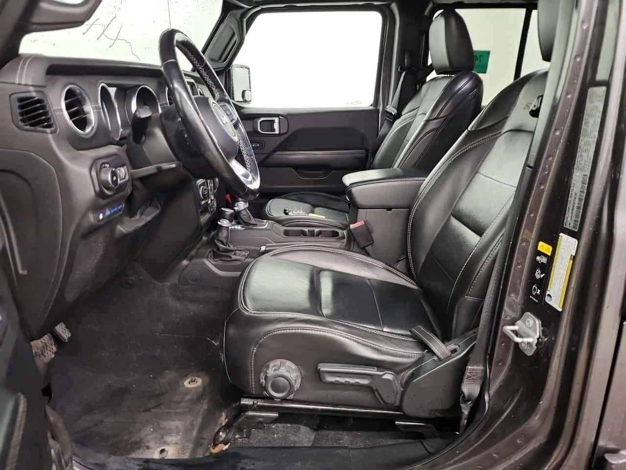 Jeep Wrangler * UNLIMITED SAHARA * ПОДГРЕВИ* КАМЕРА* CARFAX - изображение 5