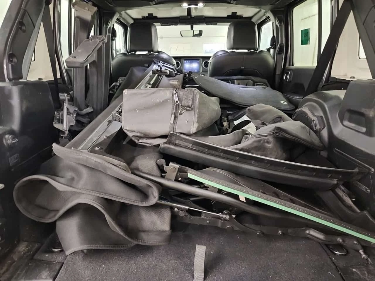 Jeep Wrangler * UNLIMITED SAHARA * ��������* ������* CARFAX | Mobile.bg � ����������� 17