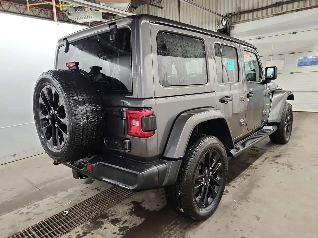 Jeep Wrangler * UNLIMITED SAHARA * ПОДГРЕВИ* КАМЕРА* CARFAX - изображение 3