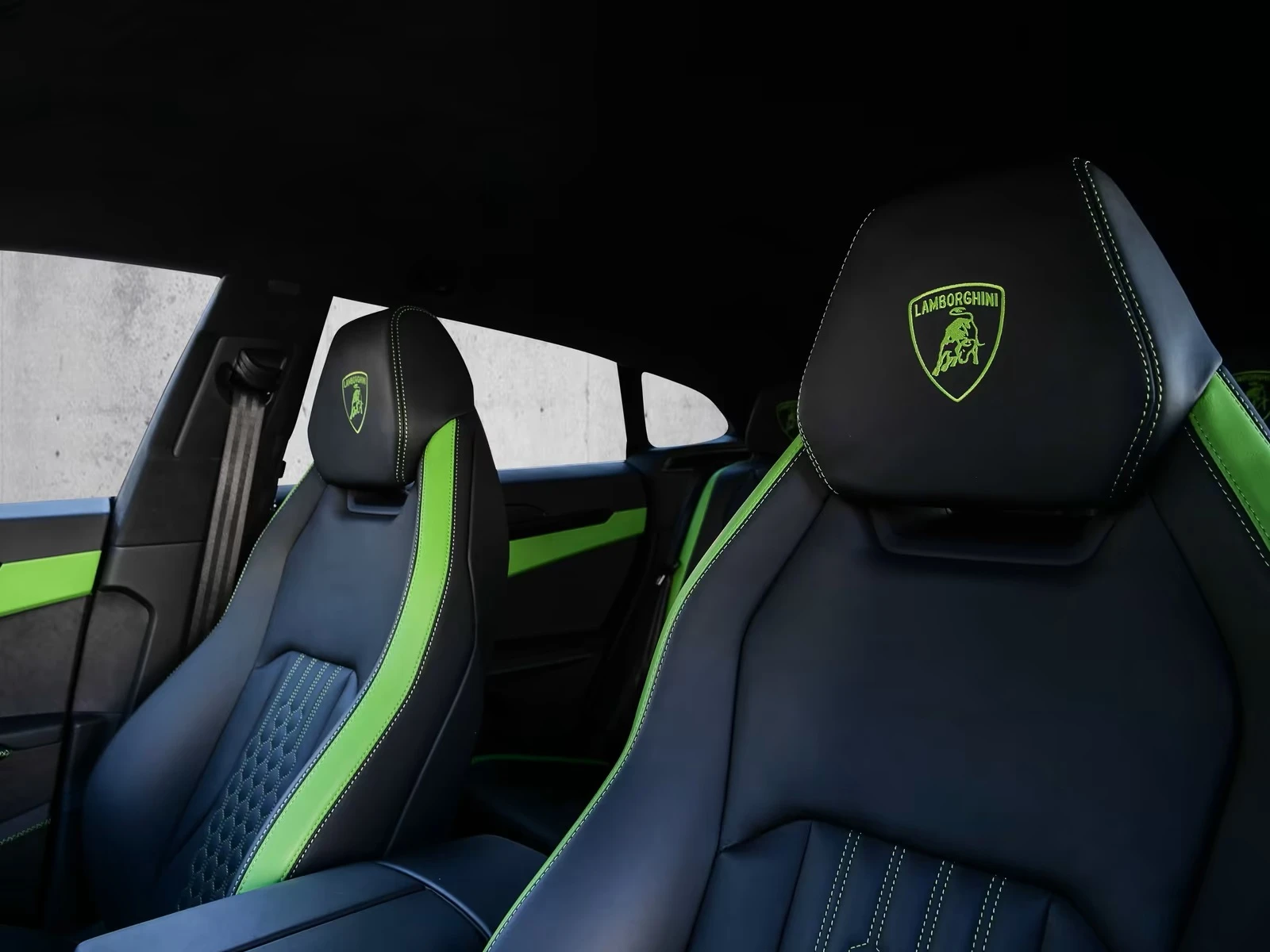 Lamborghini Urus SE Verde Selvans Carbon Pack, снимка 16 - Автомобили и джипове - 53734330
