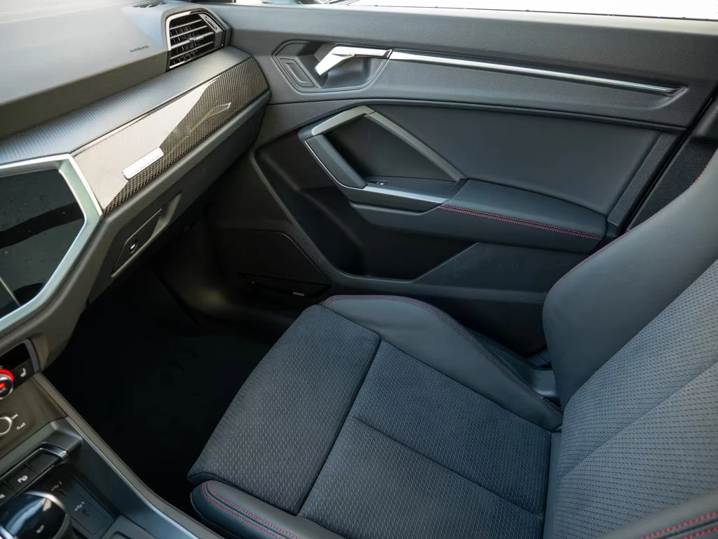 Audi Q3 40TFSI/190HP/QUATTRO/360/PANO/SONOS/MEMO/277q, снимка 14 - Автомобили и джипове - 54470464