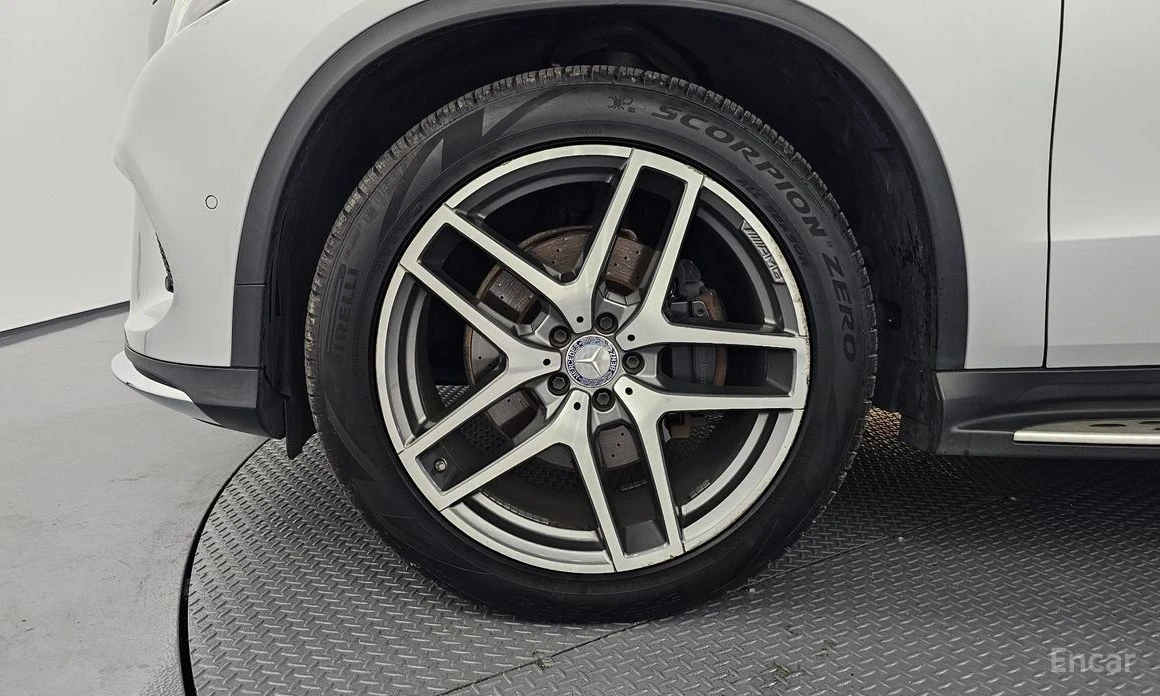 Mercedes-Benz GLE 350, снимка 5 - Автомобили и джипове - 54789314