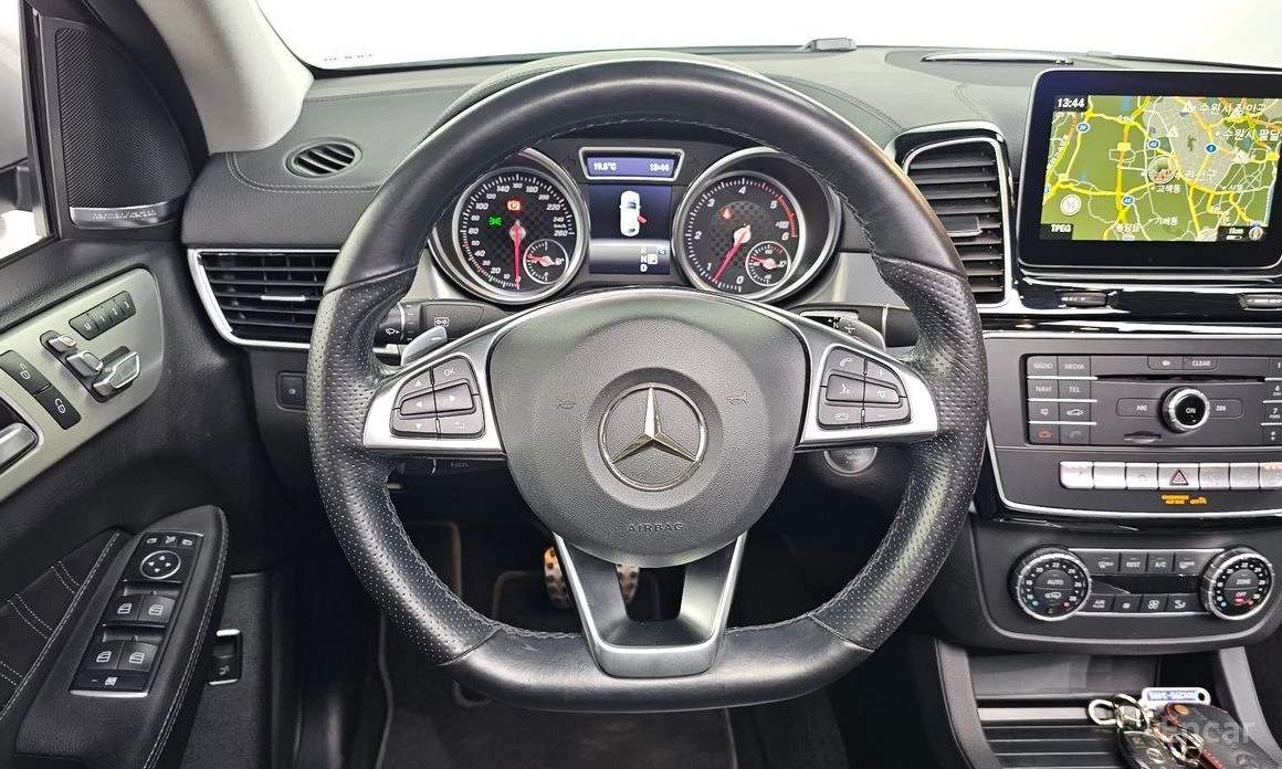 Mercedes-Benz GLE 350, снимка 13 - Автомобили и джипове - 54789314