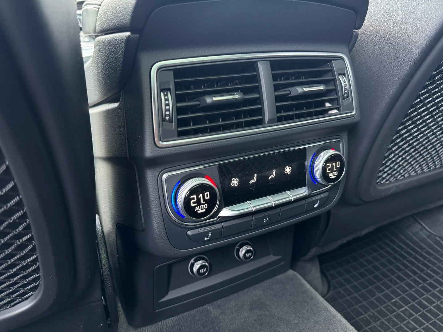Audi SQ7, снимка 10 - Автомобили и джипове - 56421787