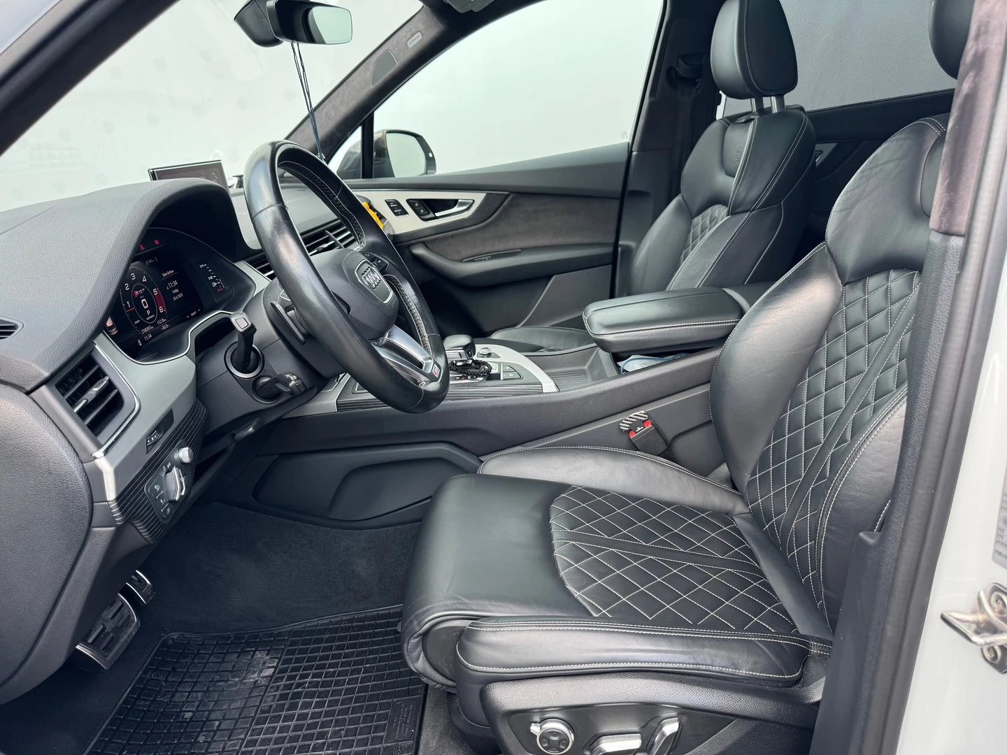 Audi SQ7, снимка 5 - Автомобили и джипове - 56421787