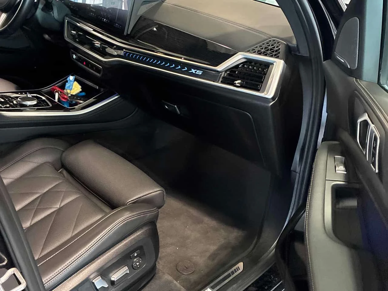 BMW X5 xDrive50e | CARFAX | АВТОКРЕДИТ БЕЗ ПЪРВОНАЧАЛНА , снимка 10 - Автомобили и джипове - 55601162