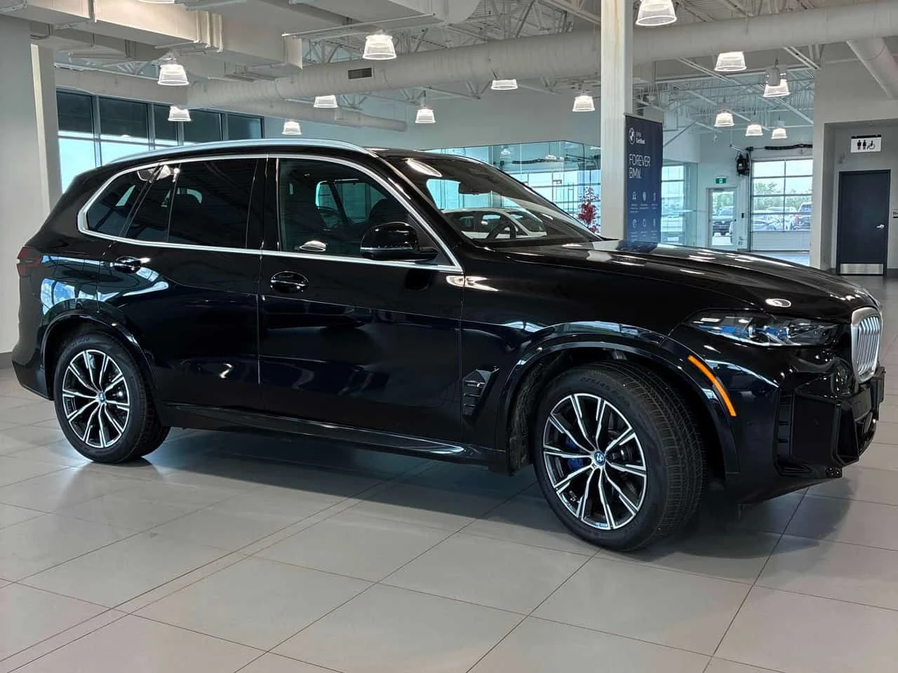 BMW X5 xDrive50e | CARFAX | АВТОКРЕДИТ БЕЗ ПЪРВОНАЧАЛНА , снимка 4 - Автомобили и джипове - 55601162