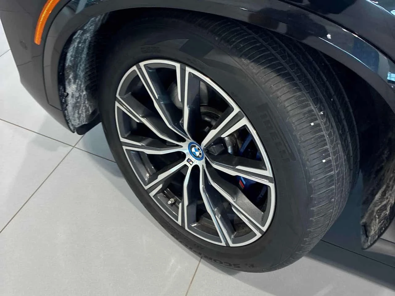 BMW X5 xDrive50e | CARFAX | АВТОКРЕДИТ БЕЗ ПЪРВОНАЧАЛНА , снимка 6 - Автомобили и джипове - 55601162