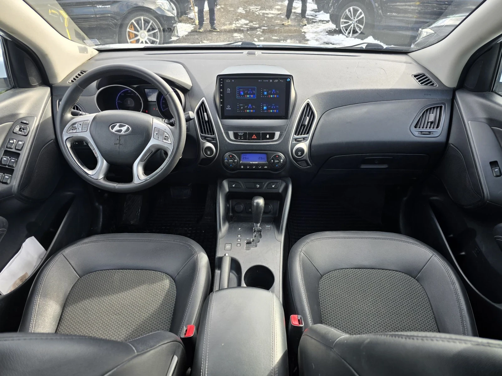 Hyundai IX35 2.0D\AUTOMAT \CAMERA, снимка 13 - Автомобили и джипове - 55641357