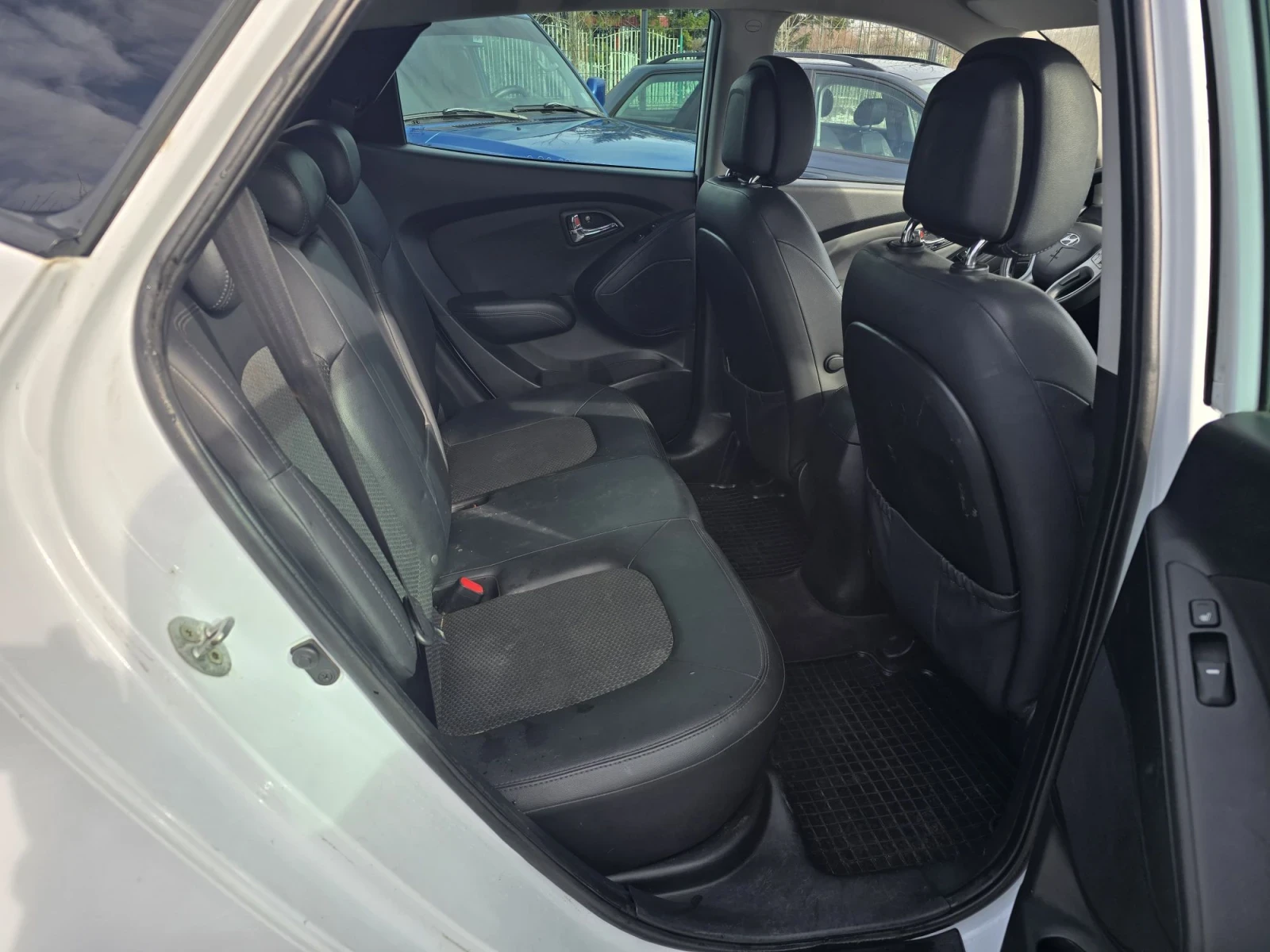 Hyundai IX35 2.0D\AUTOMAT \CAMERA, снимка 11 - Автомобили и джипове - 55641357