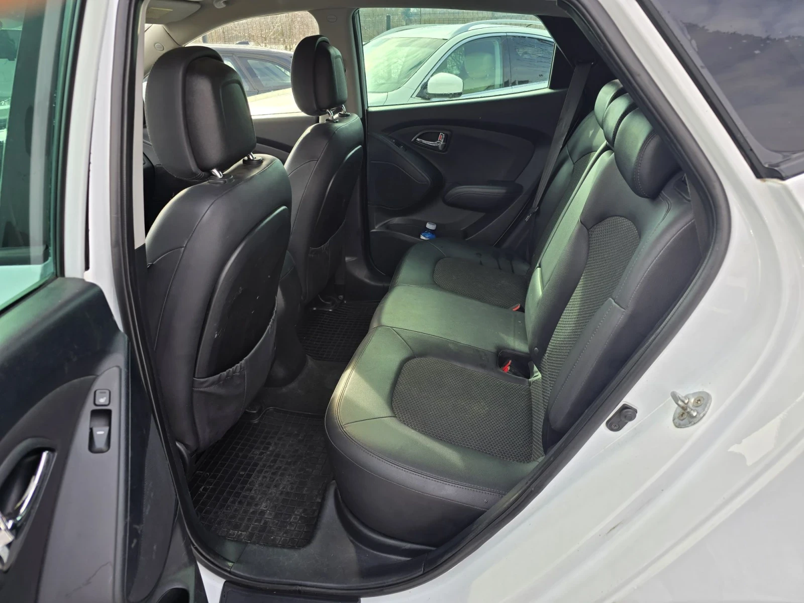 Hyundai IX35 2.0D\AUTOMAT \CAMERA, снимка 10 - Автомобили и джипове - 55641357