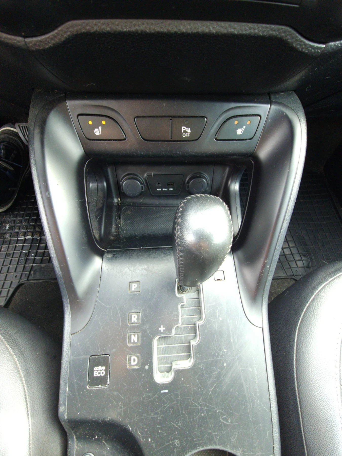 Hyundai IX35 2.0D\AUTOMAT \CAMERA, снимка 14 - Автомобили и джипове - 55641357