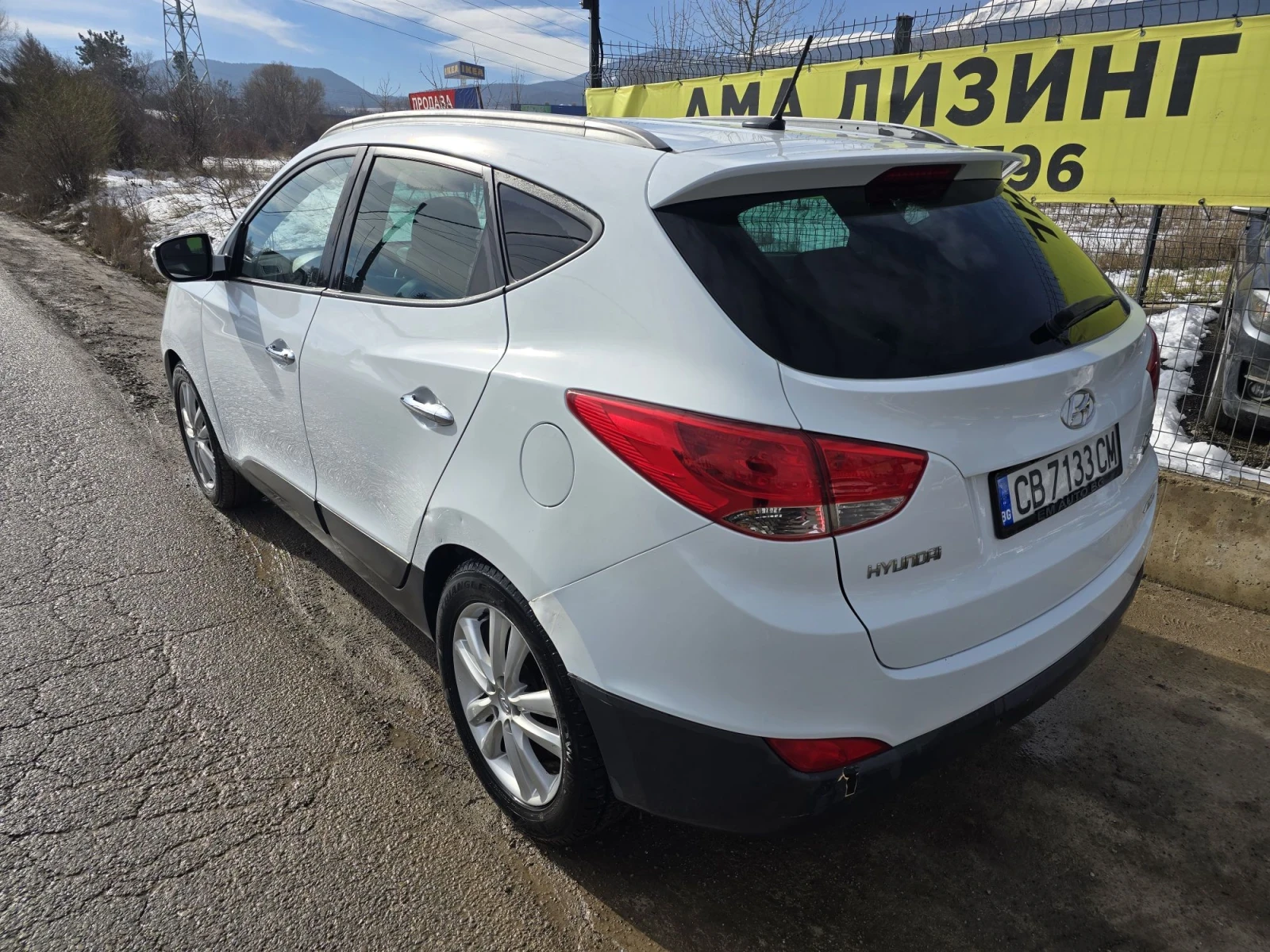 Hyundai IX35 2.0D\AUTOMAT \CAMERA, снимка 5 - Автомобили и джипове - 55641357